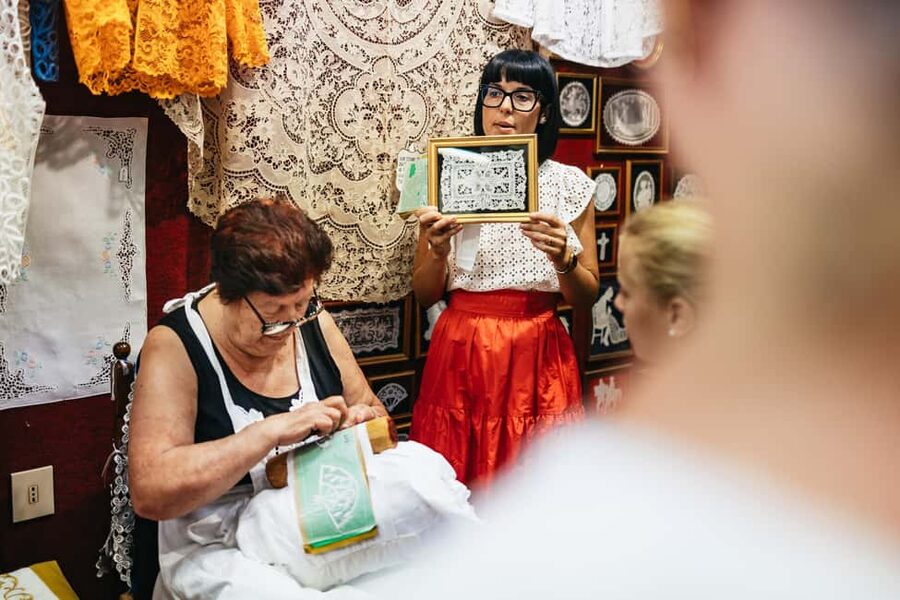 Murano & Burano Guided Tour by Private Boat with Glassmaking - The guide can shape the whole experience