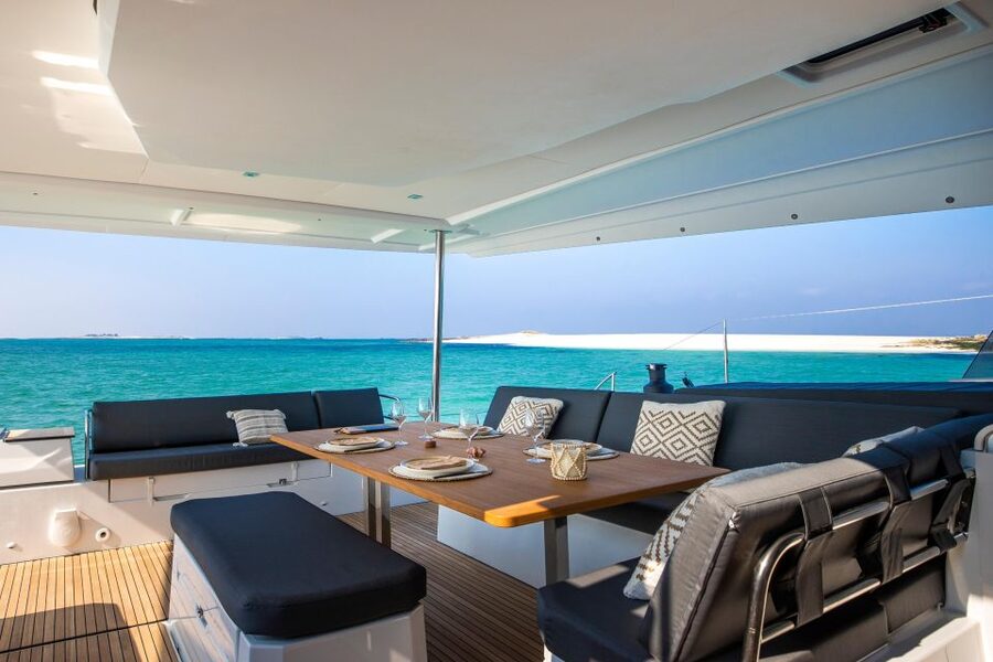 Mykonos: Catamaran Cruise with 3-Course Meal and Transfers - Key points before you book