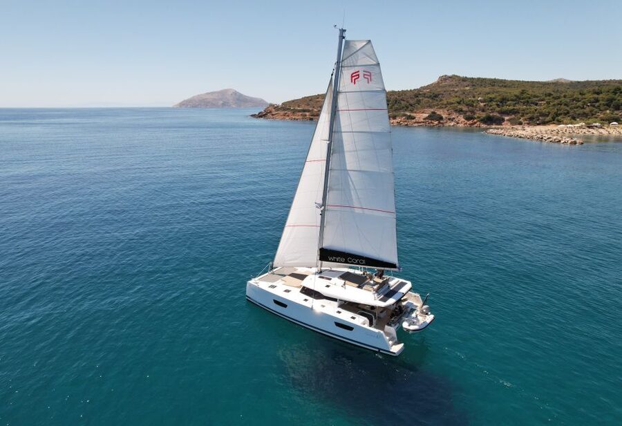 Mykonos: Catamaran Cruise with 3-Course Meal and Transfers - The 15-minute transfer and tender boarding