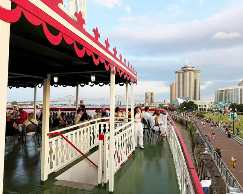 New Orleans: Evening Steamboat Jazz Cruise + Optional Dinner - What you actually see after dark