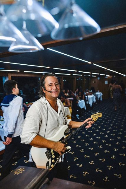 New York City: Gourmet Dinner Cruise with Live Music - The Louisa of the Seas: old-fashioned style, not a sleek modern yacht
