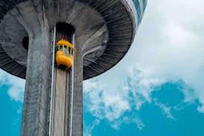 Niagara Falls: Boat, Journey Behind the Falls, & Tower Tour - Guides, transport, and the human side of the tour