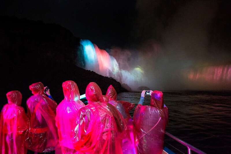 Niagara Falls, Canada: Evening Fireworks Cruise - Finding the best spot for the fireworks