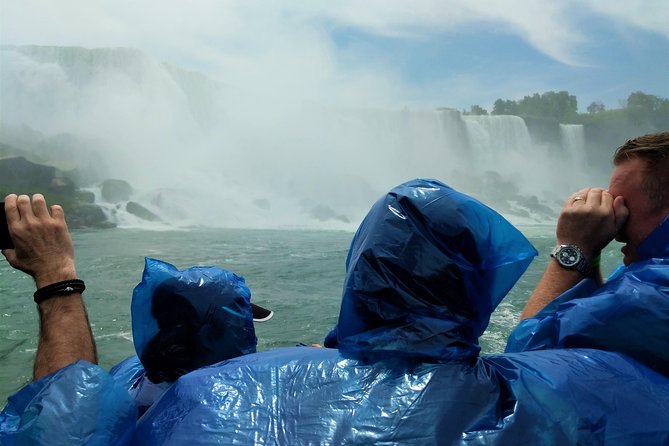 Niagara Falls Canadian Side Tour and Maid of the Mist Boat Ride Option - What this six-hour Niagara Falls tour does well