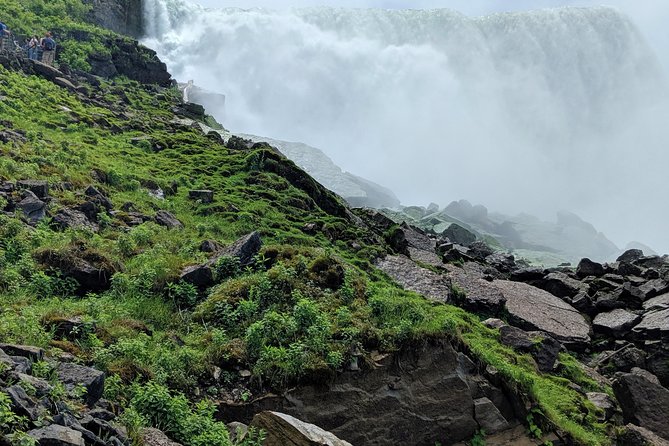 Niagara Falls Canadian Side Tour and Maid of the Mist Boat Ride Option - Border documents and pickup details matter