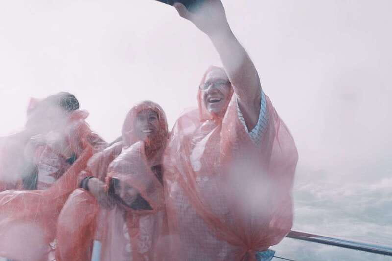 Niagara Falls, ON: Helicopter Ride with Boat & Skylon Lunch - The best parts at a glance
