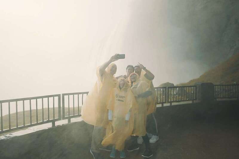 Niagara Falls, ON: Helicopter Ride with Boat & Skylon Lunch - Who should book this Niagara package?