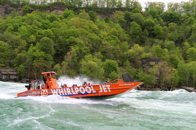 Niagara Falls, ON: Jet Boat Tour on Niagara River - The check-in and safety briefing