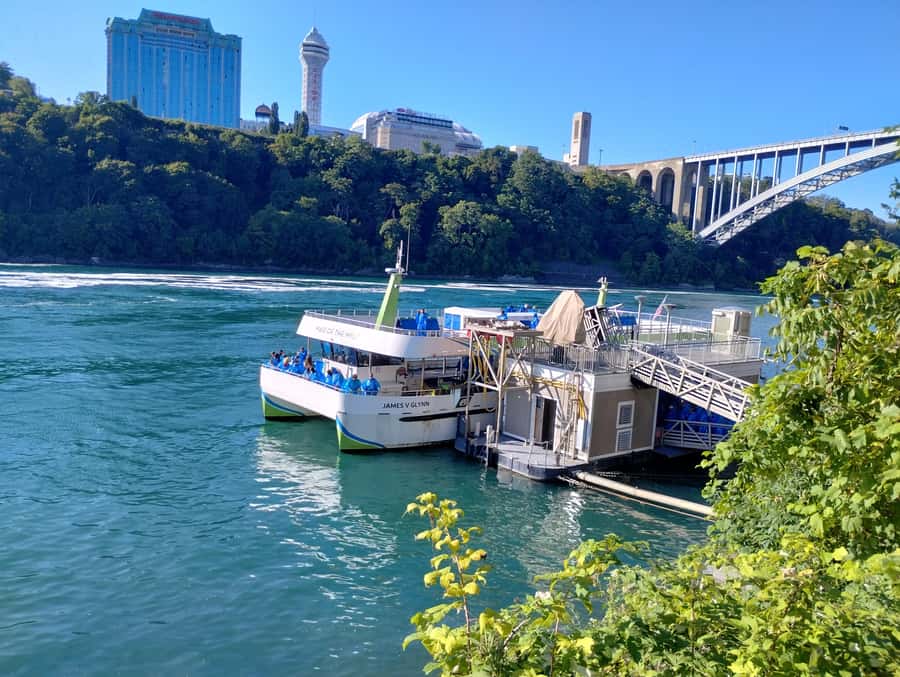 Niagra Falls, USA Side: Boat, Cave and Shuttle pass Tour - Why this three-hour tour works well