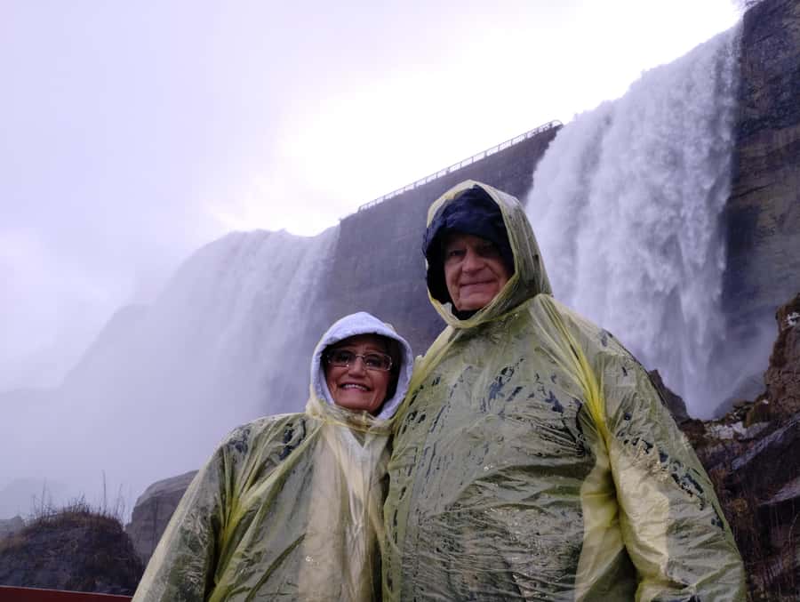 Niagra Falls, USA Side: Boat, Cave and Shuttle pass Tour - What the guides add to the day