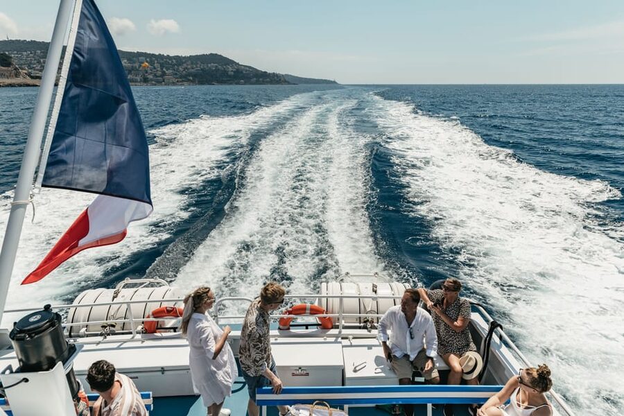 Nice: 1-Hour Sightseeing Cruise to Villefranche Bay - Boat Comfort, Seating, And Onboard Extras