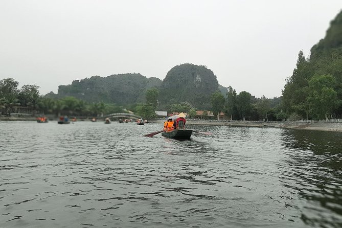 Ninh Binh Full-Day Tour from Hanoi to Hoa Lu, Tam Coc & Mua Cave Via Boat & Bike - Lunch at the right time