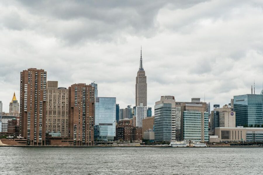 NYC: Around Manhattan Official NYC Architecture Cruise - East River waterfronts and the sixth borough