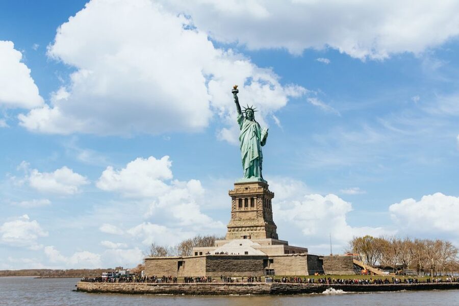 NYC: Circle Line 1.5-Hr Landmarks Skip-The-Box-Office Cruise - Midtown, the Chrysler Building, and the return trip