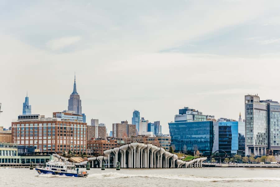 NYC: Circle Line 2.5 Hour Best of NYC Boat Cruise - What the live narration adds