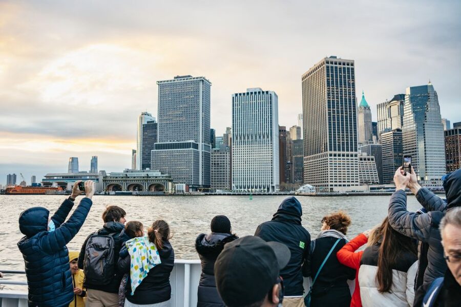 NYC: Circle Line 2h Harbor Lights Cruise Skip-The-Box-Office - South Street Seaport and the three bridge crossings