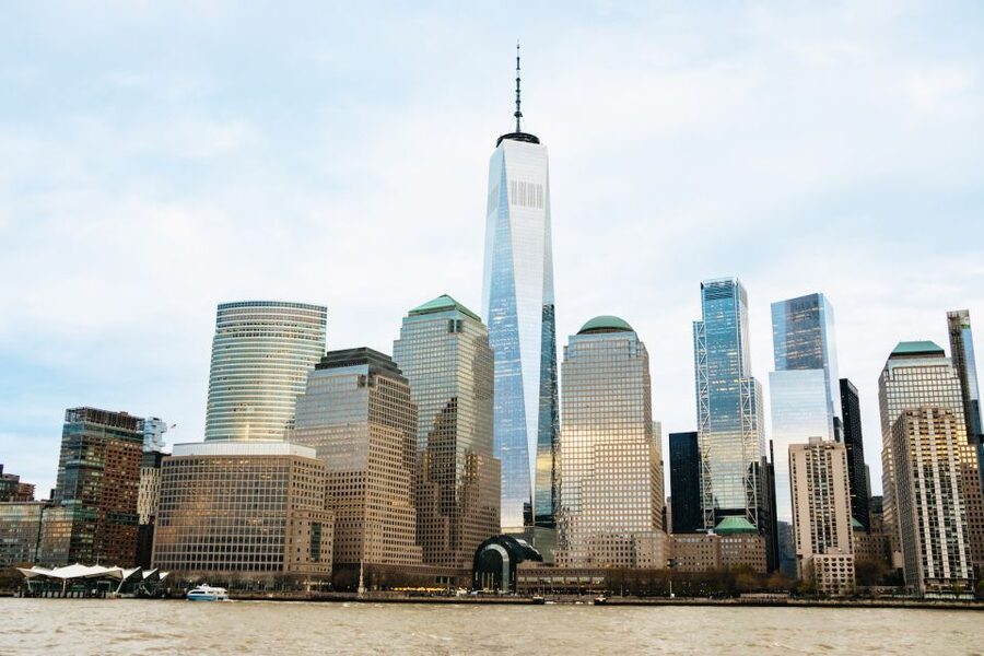 NYC: Circle Line 2h Harbor Lights Cruise Skip-The-Box-Office - Food, drinks, and comfort onboard