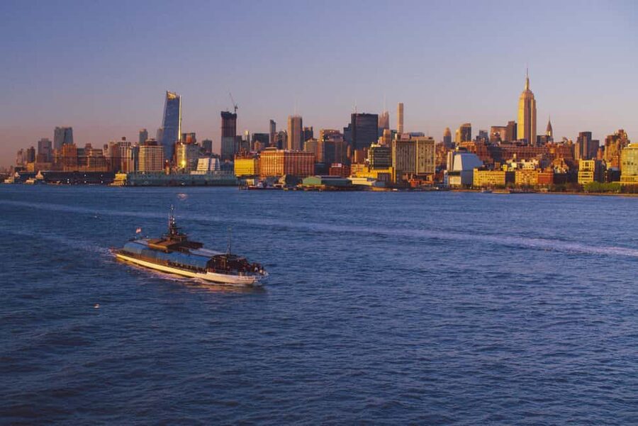 NYC: City Cruises Luxury Brunch, Lunch or Dinner Cruise - Pier 61 and the First Skyline Views