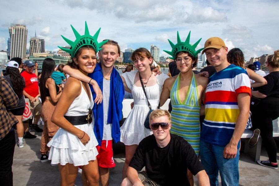 NYC: Manhattan & Statue of Liberty Cruise with Shuttle Bus - The free shuttle after the boat