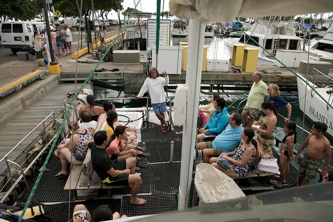 Oahu Catamaran Waikiki Sunset on 40 Foot Catamaran: Food and BYOB - BYOB and the social atmosphere