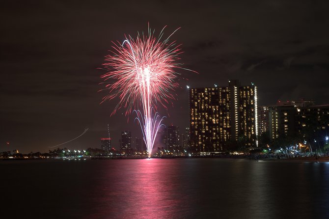 Oahu Catamaran Waikiki Sunset on 40 Foot Catamaran: Food and BYOB - What happens when the weather turns cloudy?