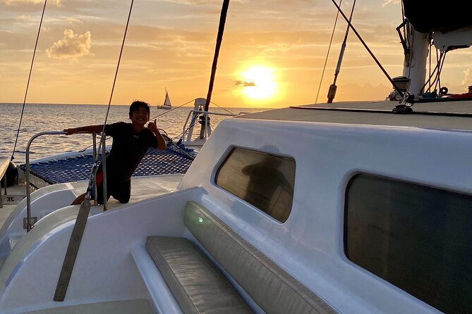 Oahu's Waikiki Coast: Moana’s Sunset Cocktail Sail - The crew makes a bigger difference than the route