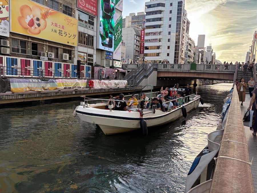 Osaka: Dotonbori's Bridges 20-Minute Cruise - The route: nine bridges and the Glico sign