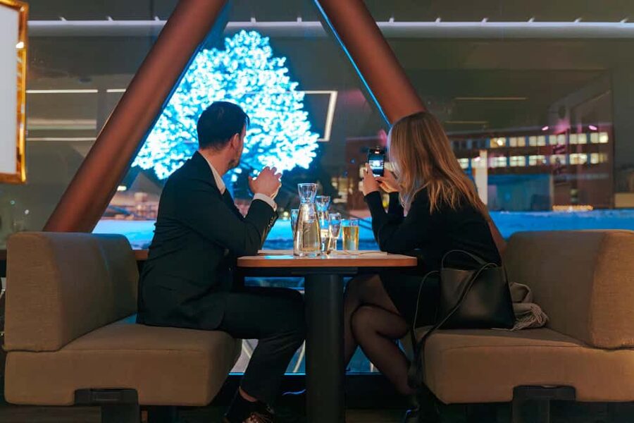 Oslo: 3-Course Dinner & Live Music Cruise on the Oslofjord - Summer or winter: choosing your best sailing