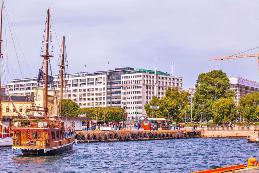 Oslo: Fjord Mini Cruise by Wooden Sailing Ship - Opera House and Munch Museum from the water
