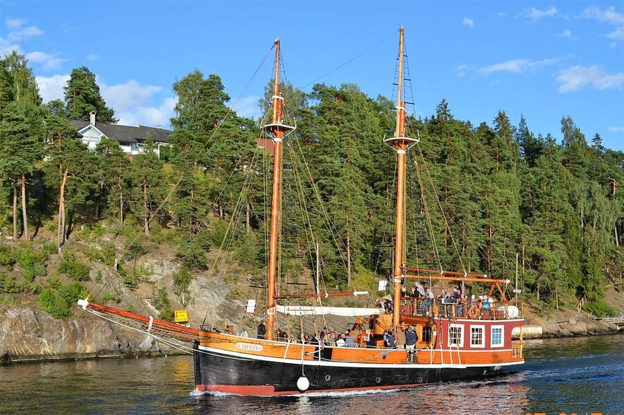 Oslo: Fjord Mini Cruise by Wooden Sailing Ship - Bygdøy, Kavringen Lighthouse, and the greener side of Oslo
