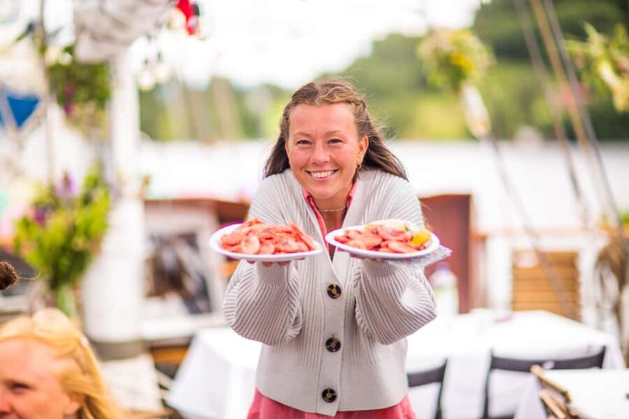 Oslo: Oslofjord Fjord-Style Dinner Cruise - Finding the best seat on the boat