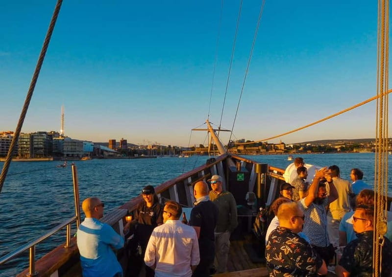 Oslo: Oslofjord Fjord-Style Dinner Cruise - Islands, cottages, and the Oslofjord character