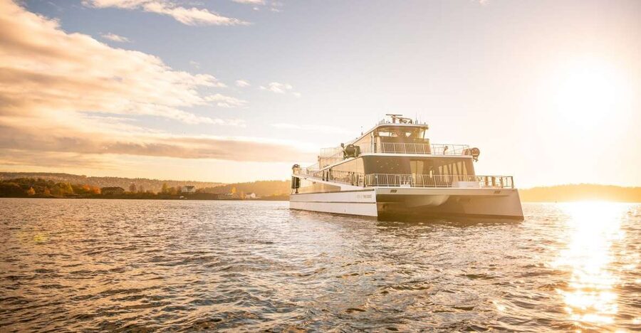 Oslo: Scenic Fjord Cruise with Audio Guide Commentary - Akershus Fortress and Oslo’s historic waterfront
