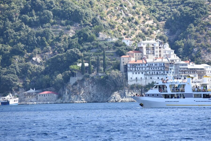 Ouranoupoli: Mount Athos Peninsula Sightseeing Cruise - Drinks, snacks, and what is not included
