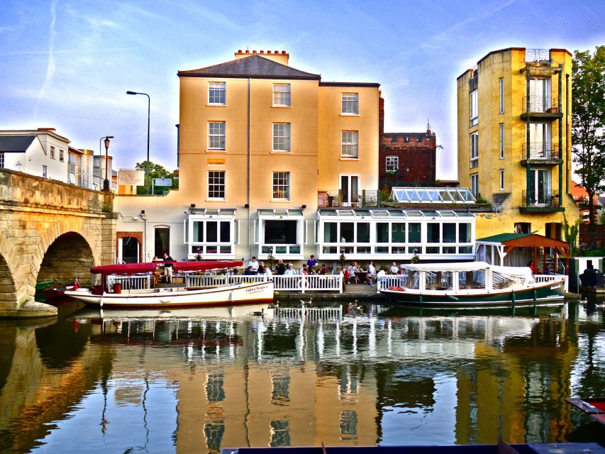 Oxford: Guided Sightseeing River Cruise - Folly Bridge and Christ Church Meadows