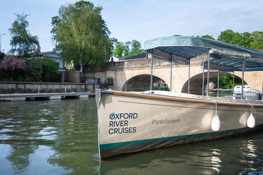 Oxford: Guided Sightseeing River Cruise - Comfort, weather, and what to bring