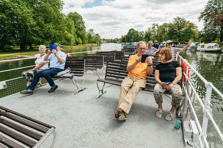 Oxford: River Thames Sightseeing Cruise - When weather and river traffic change the mood
