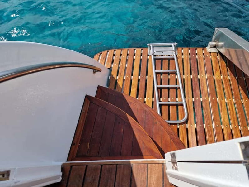 Palau: La Maddalena Archipelago Boat Tour with 4 Stops - Why the spacious boat matters