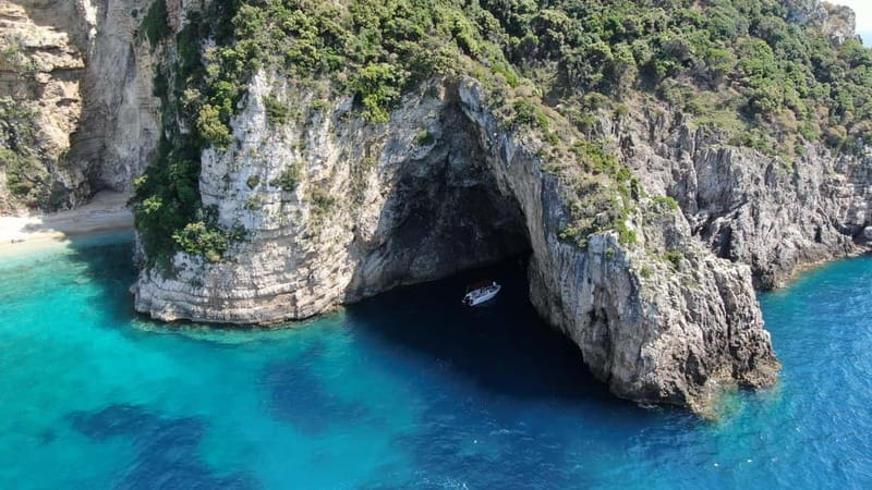 Paleokastritsa: Paradise, Yali Beach & Blue Caves Boat Tour - Yali Beach and the pebble problem