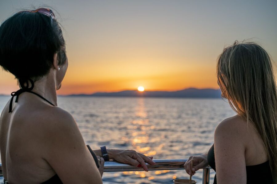 Palma: Catamaran Cruise with Swimming and Snorkelling - The optional BBQ and onboard bar