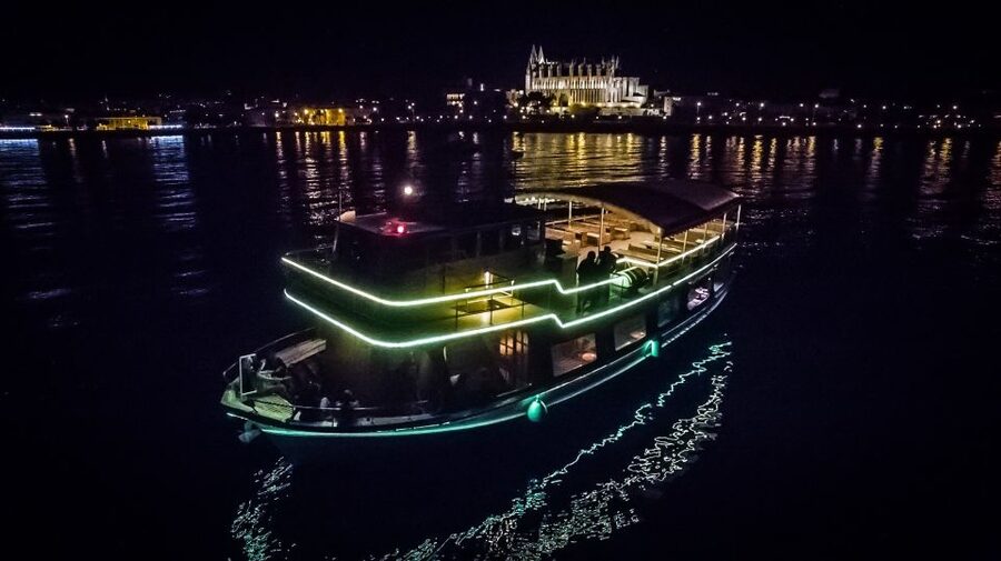 Palma de Mallorca: Night Boat Party with Live DJ - Finding the dock and boarding on time