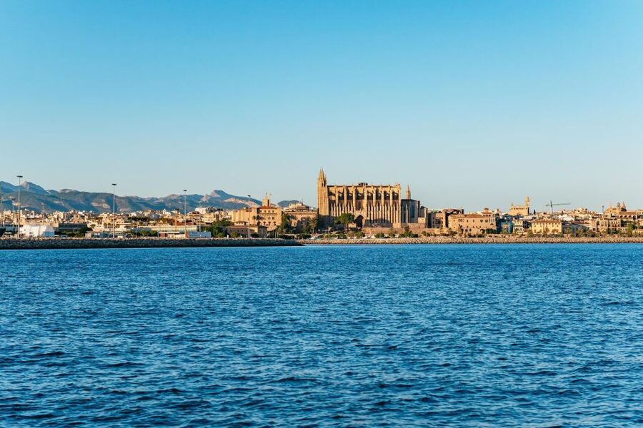 Palma de Mallorca: Sunset Boat Tour - Summer swimming from June through August
