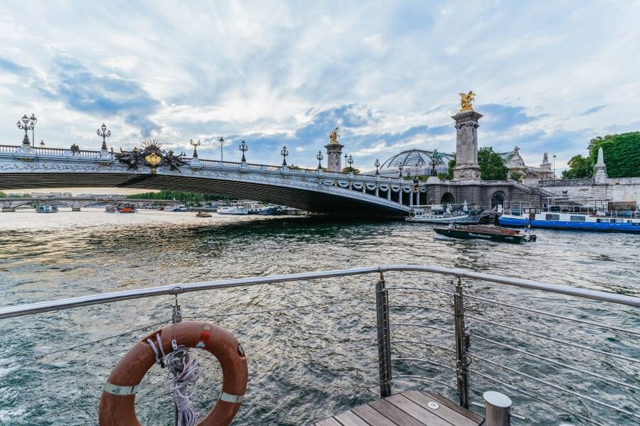 Paris: 3-Course-Dinner Cruise on the Seine with live music - Is $135 good value?
