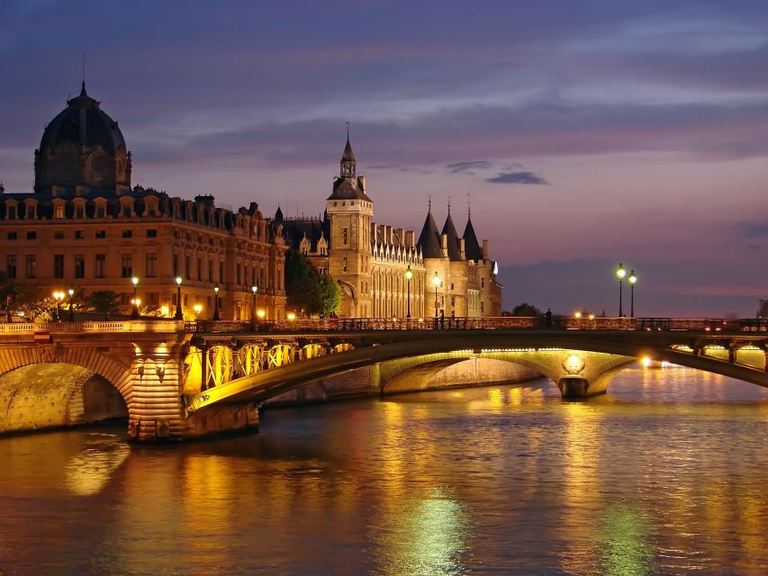 Paris: 3-Course-Dinner Cruise with Wine on the Seine River - Key points to know before boarding