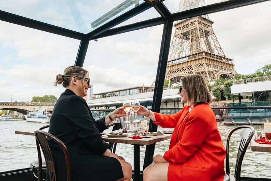 Paris : 3-Course Gourmet Dinner Cruise on Seine River - Price, upgrades, and what the $100 fare buys