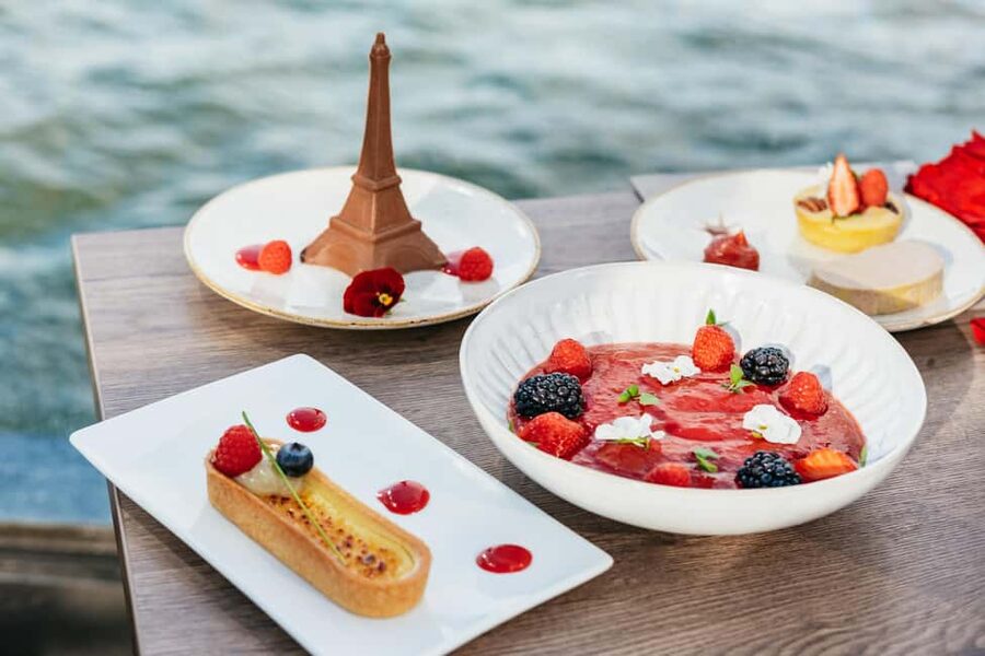 Paris : 3-Course Gourmet Dinner Cruise on Seine River - Boarding beside the Musée d’Orsay