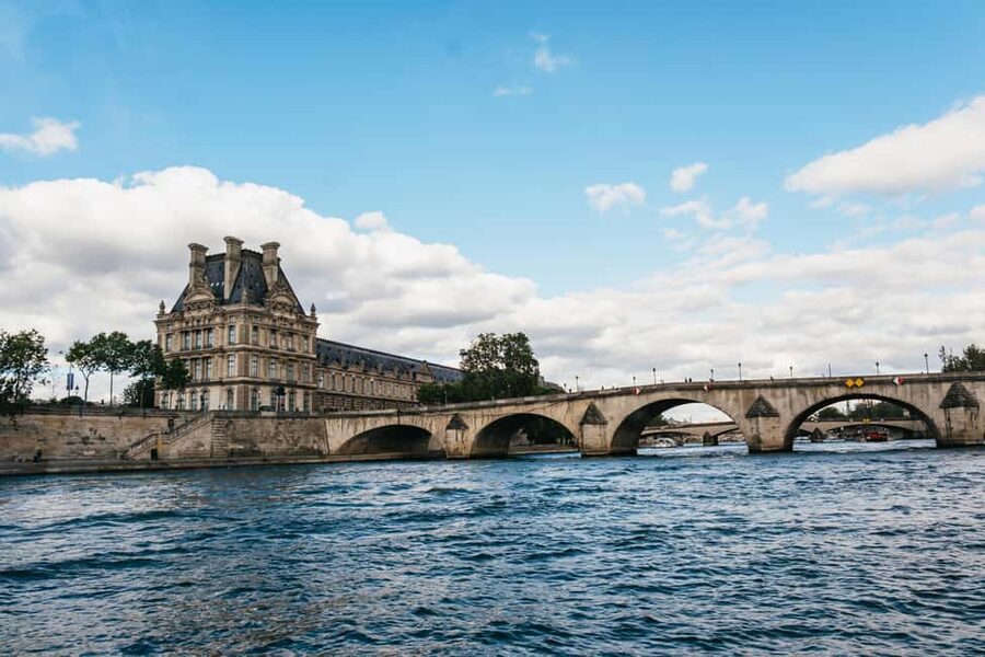 Paris : 3-Course Gourmet Dinner Cruise on Seine River - Place de la Concorde, Grand Palais, and the Eiffel Tower