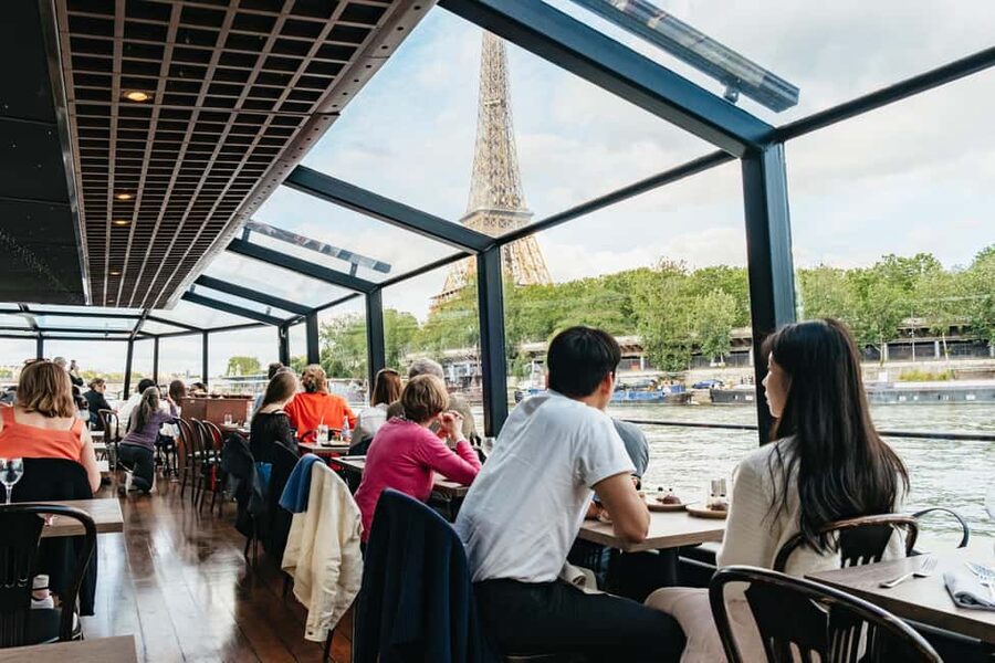 Paris : 3-Course Gourmet Dinner Cruise on Seine River - Les Invalides and the return to Paris Seine