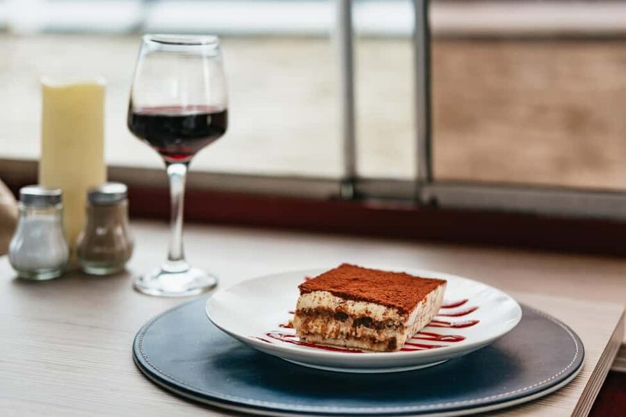 Paris: 3-Course Italian Meal Seine Cruise - Practical details that affect your decision
