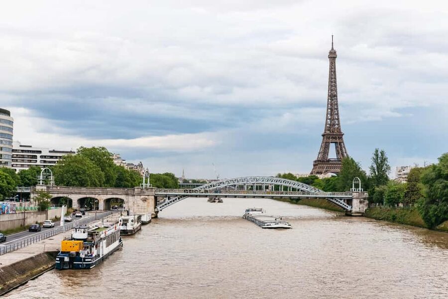 Paris: 3-Course Italian Meal Seine Cruise - Timing your visit for the best view